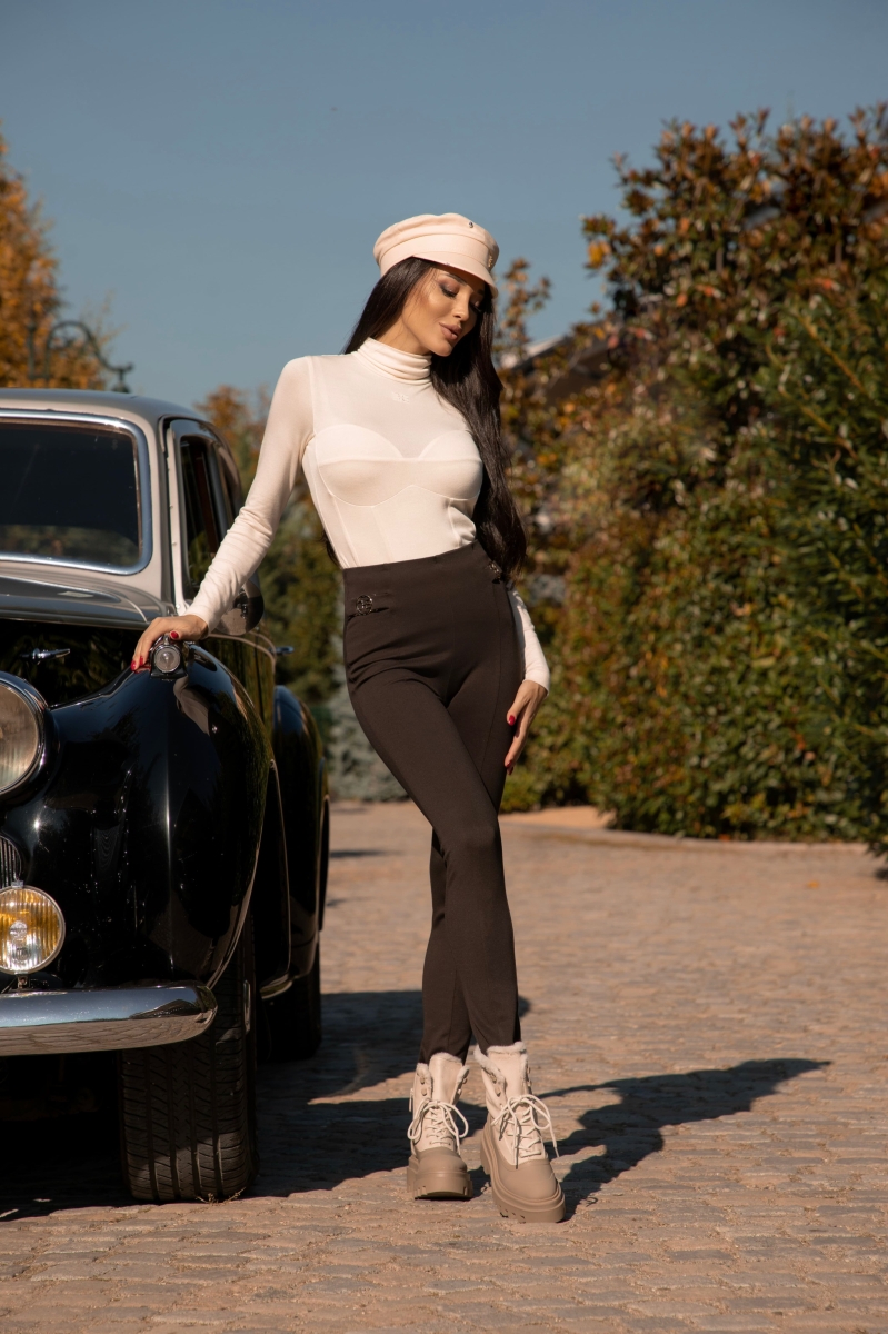 Клин в кафяво "GLAM"