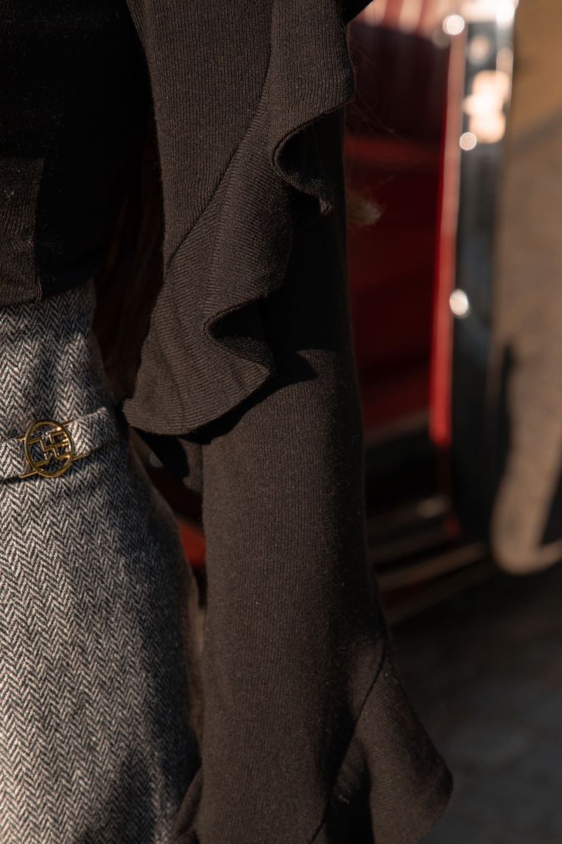 Поло в черно "BELLE"